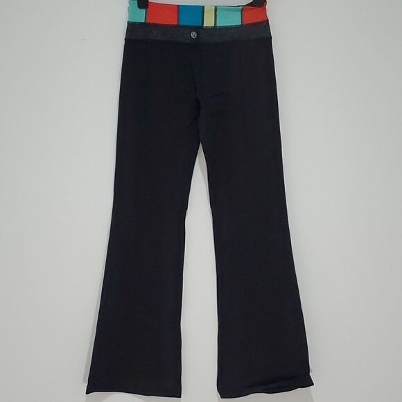 𝅺lululemon multicoloured waistband black flared leggings - Picture 4 of 8